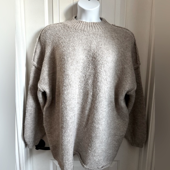 Sweaters - NWT Fuzzy Ribbed Mock Turtleneck w/Long Sleeves, in Oatmeal, size Large
